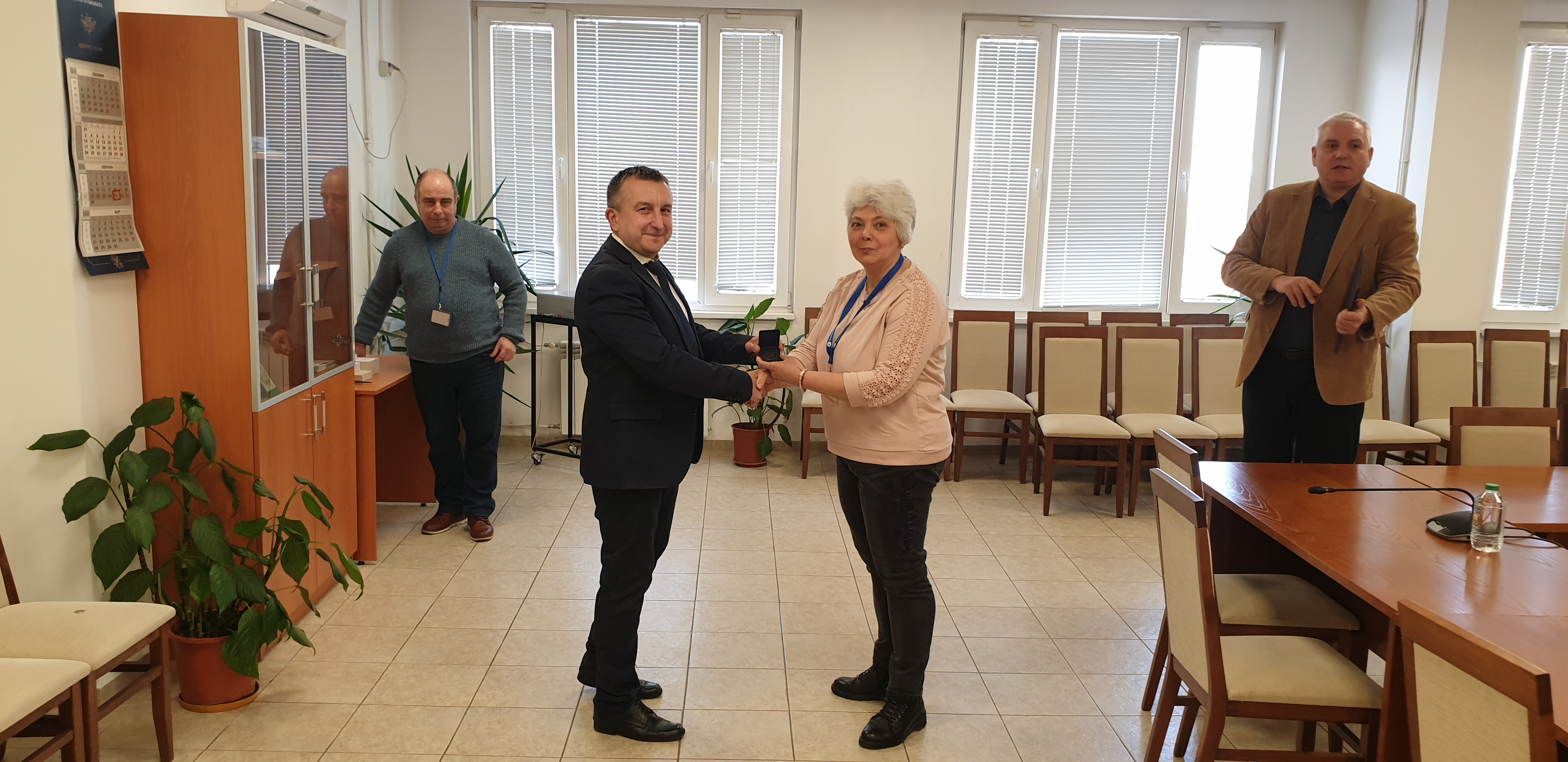 Награждаване на цивилен служител Петя Георгиева